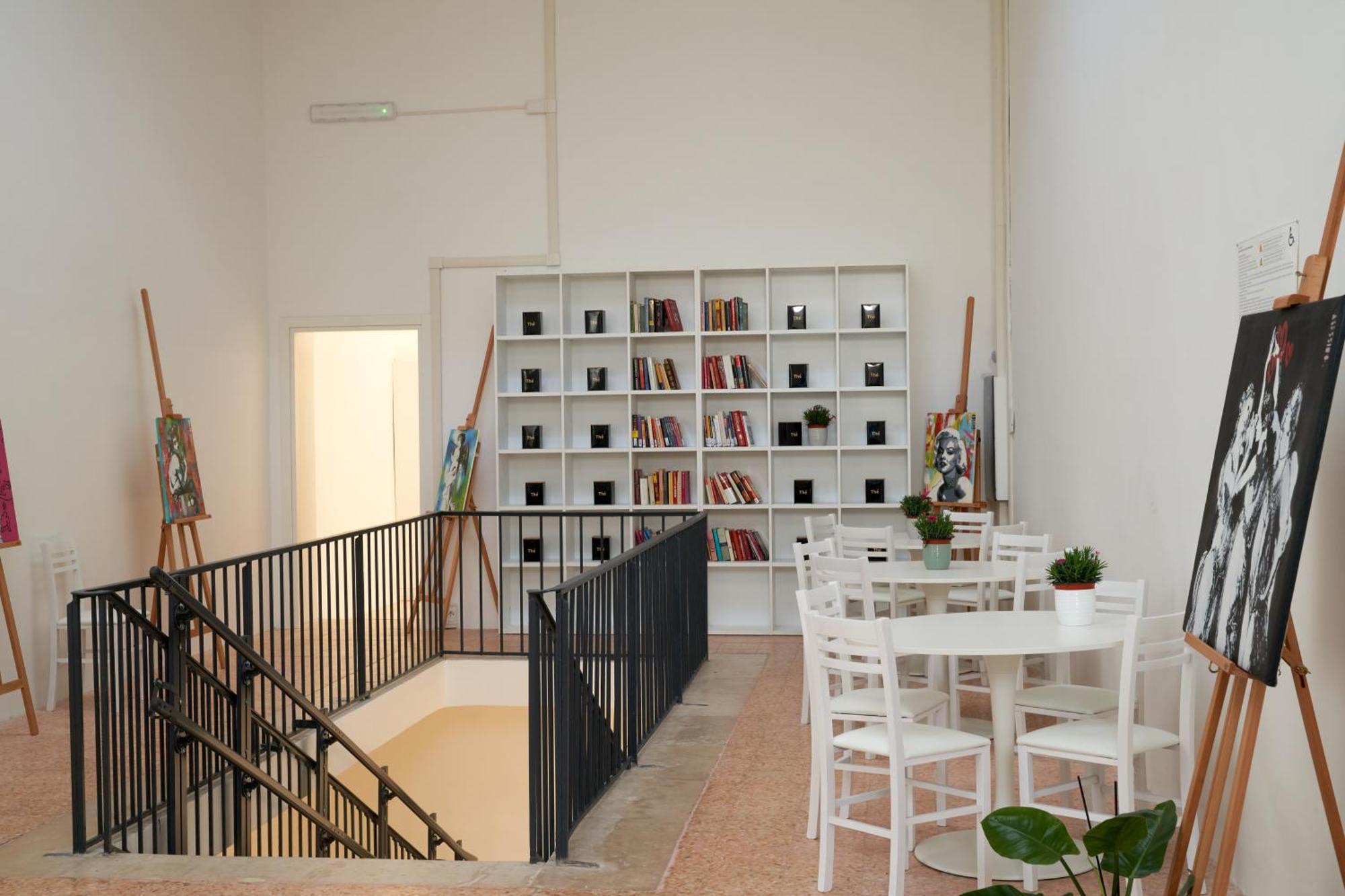 Hostel Hub Portanova Trani Exterior foto